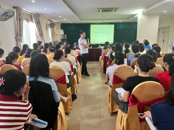 Tập huấn nâng cao năng lực cho cán bộ y tế tuyến xã về công tác báo cáo các chỉ số dinh dưỡng và cập nhật hướng dẫn triển khai Chiến dịch bổ sung Vitamin A cho trẻ 6-59 tháng tuổi  năm 2024.
