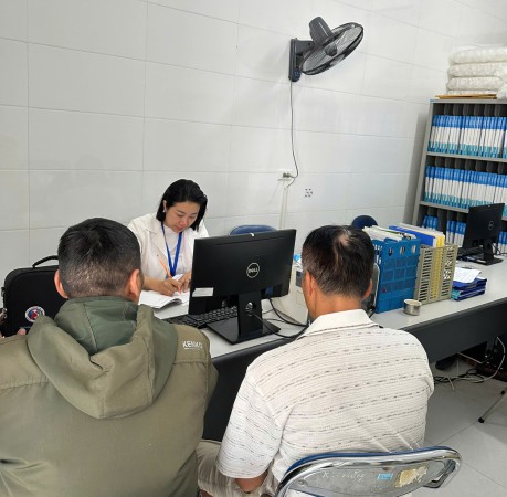 Khám định kỳ cho bệnh nhân cấp thuốc nhiều ngày