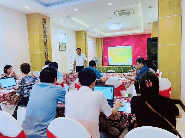 ThS.BS. Phạm Đình Du, Phó Giám độc TTKSBT phát biểu khai mạc lớp tập huấn