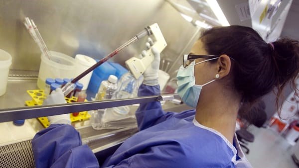 Italy thử nghiệm thành công vắcxin để điều trị HIV/AIDS