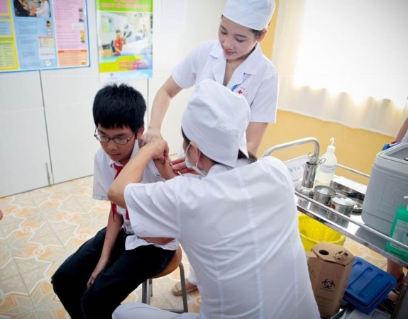CHỦNG NGỪA VACCIN - NÊN HAY KHÔNG ?
