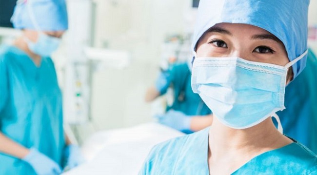 NHỮNG VIỆC CẦN LÀM KHI SỐT, HO, ĐAU HỌNG, KHÓ THỞ