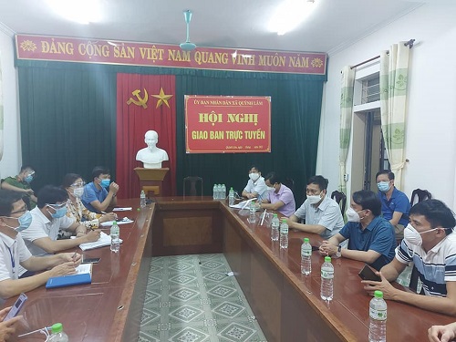 Giám đốc Sở Y tế họp khẩn với Quỳnh Lưu khi lần đầu tiên xuất hiện 2 ca bệnh COVID-19 tại cộng đồng