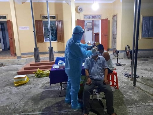 Nghệ An ghi nhận 02 trường hợp mới dương tính với COVID-19. Cả 2 đều đã đi từ Bình Dương về, là F1 và đã được cách ly tập trung từ trước.