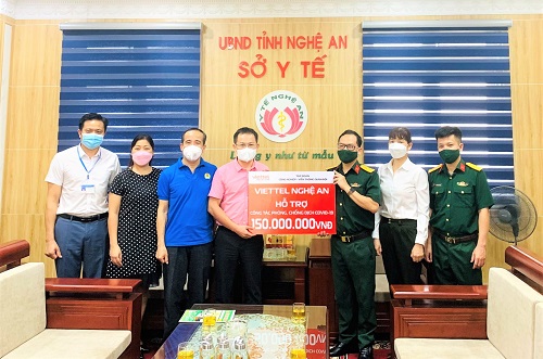 Chi nhánh Viettel Nghệ An hỗ trợ 150 triệu đồng cho đội ngũ y, bác sỹ nơi tuyến đầu phòng, chống dịch COVID-19