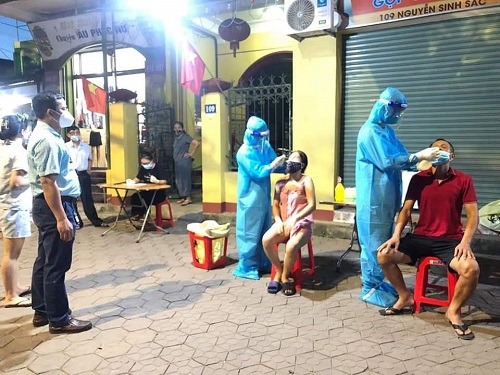 Thành phố Vinh hoàn thành việc xét nghiệm diện rộng cho toàn dân