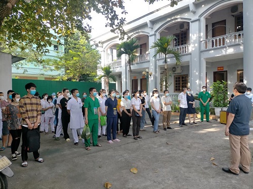 Lãnh đạo Sở Y tế giao nhiệm vụ cho lực lượng y tế tại Bệnh viện Dã chiến số 3