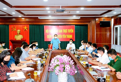 Phó Trưởng Ban Chỉ đạo Phòng, chống dịch COVID -19 tỉnh đến kiểm tra khu cách ly tại Trường Mầm non xã Sơn Thành và làm việc cùng huyện Yên Thành.