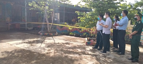 Lãnh đạo Sở Y tế kiểm tra các điểm cách ly tập trung và làm việc với BCĐ phòng, chống COVID -19 một số huyện trên địa bàn tỉnh.