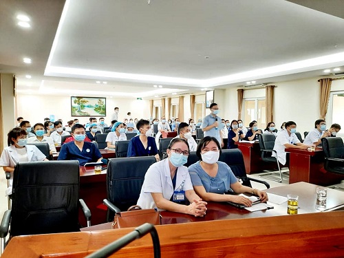 Sở Y tế tổ chức tập huấn phòng và kiểm soát lây nhiễm SARS-CoV-2 cho thành viên tham gia đoàn công tác của Bệnh viện đa khoa Phủ Diễn.