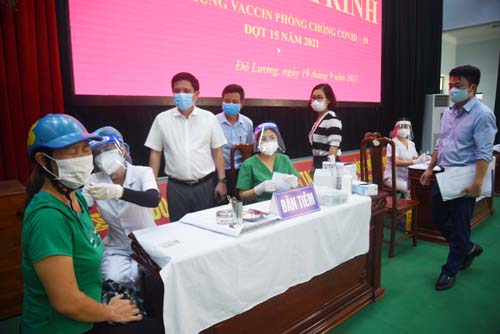 Bộ Y tế: Địa phương nào tiêm chậm sẽ bị điều chuyển vaccine COVID-19 cho nơi khác