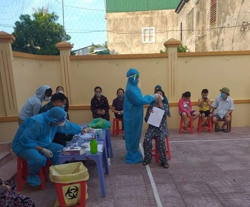 Sáng ngày 12/10 Nghệ An ghi nhận 02 ca dương tính mới với COVID-19 và các bệnh nhân từ Bình Dương về đã được cách ly