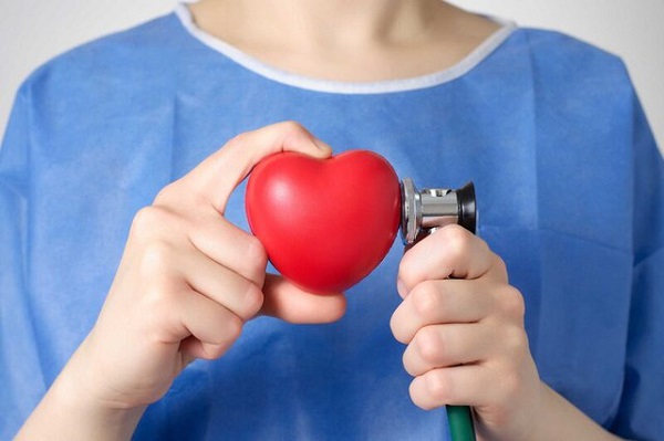 Chặn nguy cơ mắc bệnh tim mạch ở người cao tuổi bị hen: Cách gì?