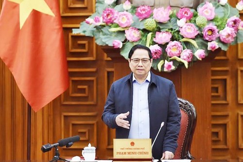 Thủ tướng yêu cầu có chính sách giá cả hợp lý đối với thuốc, trang thiết bị y tế, xăng dầu…