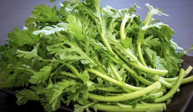 Món ăn từ cải cúc tốt cho người tăng huyết áp