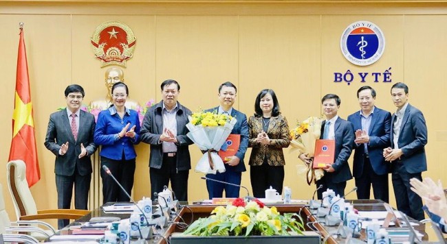 Bộ trưởng Bộ Y tế bổ nhiệm lãnh đạo Cục Dân số, Trung tâm mua sắm tập trung thuốc Quốc gia
