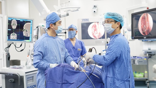 Bộ Y tế đề xuất tăng mức phụ cấp phẫu thuật viên chính lên 790.000 đồng