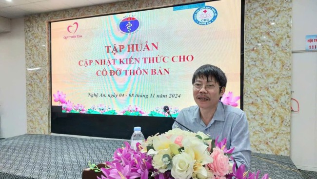 Trung tâm Kiểm soát bệnh tật tỉnh tổ chức lớp tập huấn, cập nhật kiến thức cho Cô đỡ thôn bản năm 2024.