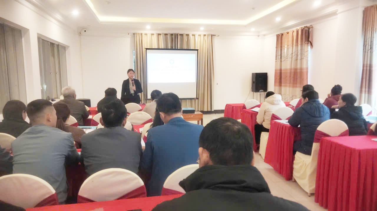 Tập huấn chăm sóc và điều trị HIV/AIDS cho cán bộ y tế