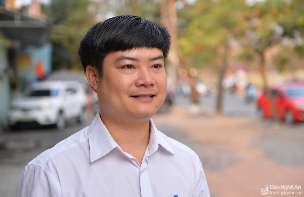 Bác sĩ Nguyễn Trọng Di kể: Những ngày đầu chống dịch, em phải gửi vợ con nhờ bà ngoại chăm sóc để toàn tâm, toàn ý cho công việc. Ảnh: Thành Cường