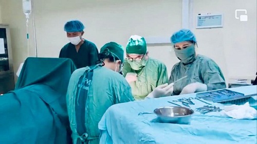 Bệnh viện ĐKKV Tây Bắc Nghệ An, thực hiện thành công vi phẩu nối đốt ngón tay bị đứt rời